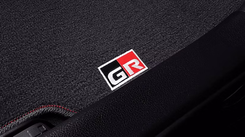 yaris-gr-sport-gr-logo
